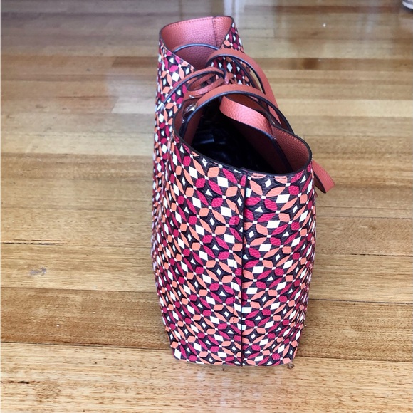 Guess Bobbi reversible tote bag - Picture 4 of 7